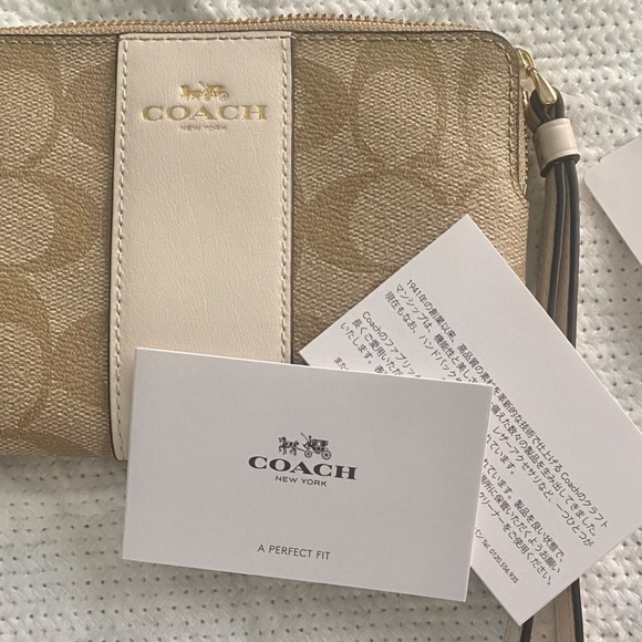 New With Tags! Authentic Coach Wristlet. - Picture 3 of 3